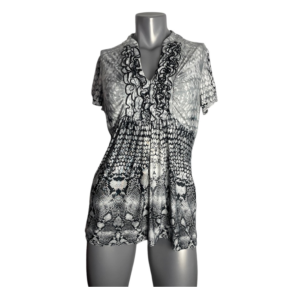 Halo black & White Top V-neck short sleeve Size M